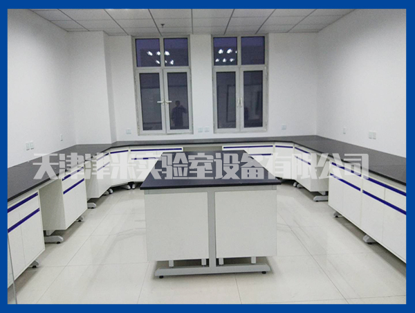 鋼 木 實(shí) 驗(yàn) 臺(tái)